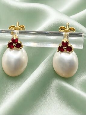 Designer Poppy Finch 14k Cultured Freshwater Pearls with Ruby Accents. Brand new